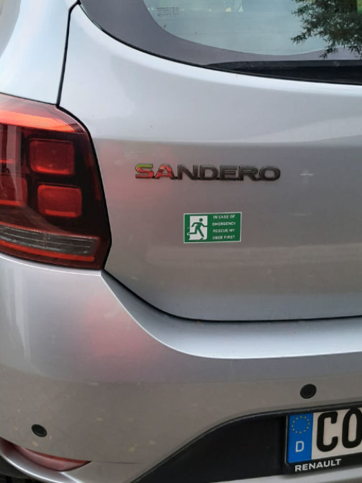 Emergency, Aufkleber